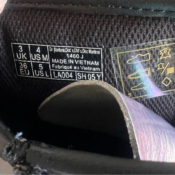 DR. MARTENS Junior 1460 Lace Up Unisex Boots Size 5 or 4 #B1175 B1123 - Picture 8 of 9